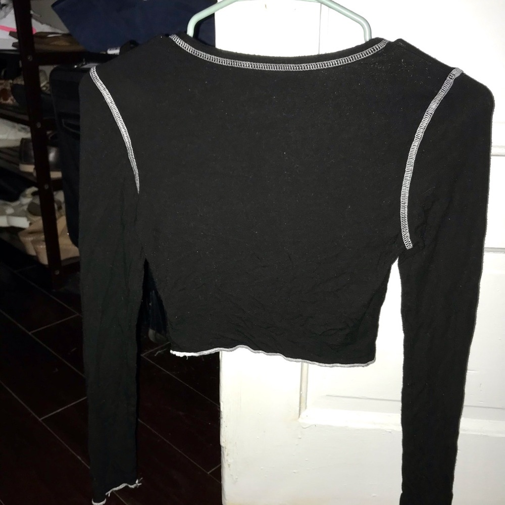 Black Long Sleeve Crop Top with Dragon Design - Picture 2 of 6